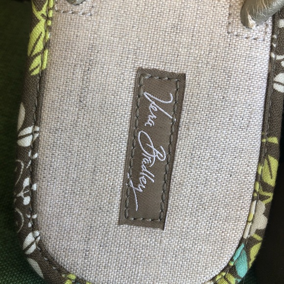 NWOT Vera Bradley Thong Floral Sandals Size M - Picture 2 of 3